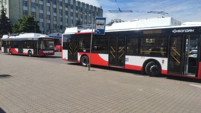 У Луцьку курсуватимуть два нові тролейбуси У Луцьку курсуватимуть два нові тролейбуси