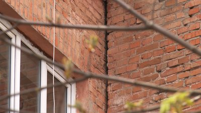 Аварійні будинки у Рівному: як реагує місто та що робити мешканцям Аварійні будинки у Рівному: як реагує місто та що робити мешканцям