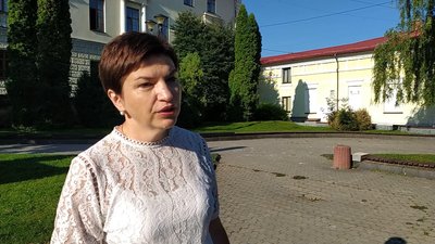 Інна Ящук, яка очолила соціальну сервісну службу на Хмельниччині, буде контролюати, аби соціальні послуги, які надає держава, були якісними. Фото: Суспільне. Інна Ящук, яка очолила соціальну сервісну службу на Хмельниччині, буде контролюати, аби соціальні послуги, які надає держава, були якісними. Фото: Суспільне.