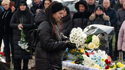 В Ужгороді попрощалися із полеглим захисником Андрієм Несторовичем В Ужгороді попрощалися із полеглим захисником Андрієм Несторовичем