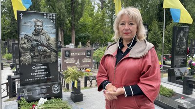 "Він живий, поряд з нами": як у Полтаві проводили поминальні дні "Він живий, поряд з нами": як у Полтаві проводили поминальні дні