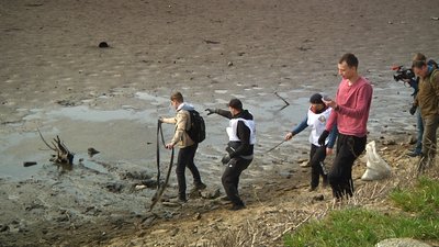 Житомиряни прибрали береги річки Тетерів у міському парку