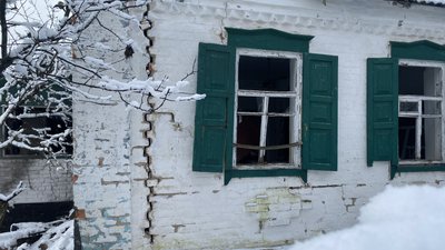 "Ви знаєте, що у вас вікон немає? Кажу: ні”.Що розповіли мешканці села Ямне на Сумщині після обстрілу армії РФ "Ви знаєте, що у вас вікон немає? Кажу: ні”.Що розповіли мешканці села Ямне на Сумщині після обстрілу армії РФ