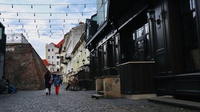 Весна, погода, 10 квітня 2026 року, Івано-Франківськ, Бастіон, фортечний провулок
