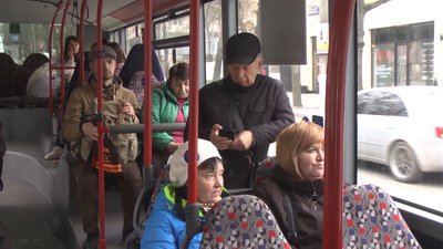 Максимальна пасажиромісткість цих автобусів — 100 осіб. Максимальна пасажиромісткість цих автобусів — 100 осіб.