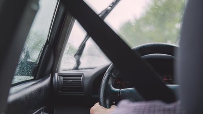 Один здався сам: затримали чоловіків, які викрали авто на Черкащині