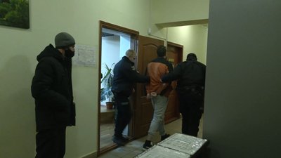 Лежав на підлозі та непритомнів: у Менському суді розглядають справу вбивства дівчини в Семенівці Лежав на підлозі та непритомнів: у Менському суді розглядають справу вбивства дівчини в Семенівці