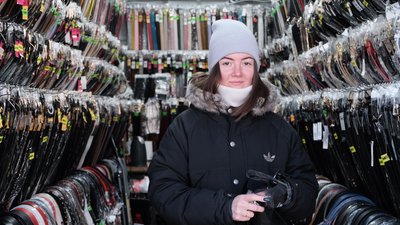 "Бізнес має працювати. Але нічого не купують". Як в умовах війни працює найбільший на Буковині ринок