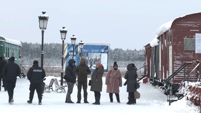 На залізничній колії біля села Пам’ятне вшанували героїв, які 103 роки тому загинули під Крутами