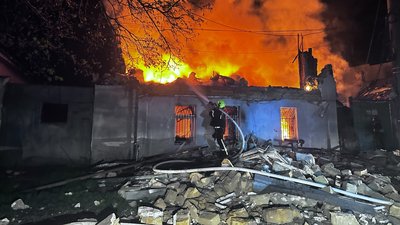 Атака РФ на Одесу 11 квітня 2026 року, пожежа, зруйнований будинок, житловий сектор