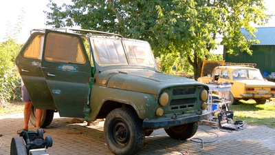 "На фронті потрібні будь-які автомобілі": як мешканці села на Вінниччині допомагають захисникам "На фронті потрібні будь-які автомобілі": як мешканці села на Вінниччині допомагають захисникам