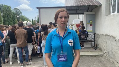 У Тернополі діти отримали від "Карітасу" шкільні портфелики У Тернополі діти отримали від "Карітасу" шкільні портфелики