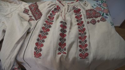 Вінничанка близько 10 років колекціонує і досліджує сорочки Східного Поділля Вінничанка близько 10 років колекціонує і досліджує сорочки Східного Поділля