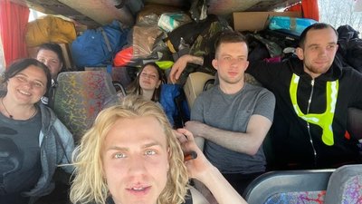 Івано-франківський волонтер Тарас Стрілецький евакуював із зон бойових дій понад 300 людей Івано-франківський волонтер Тарас Стрілецький евакуював із зон бойових дій понад 300 людей
