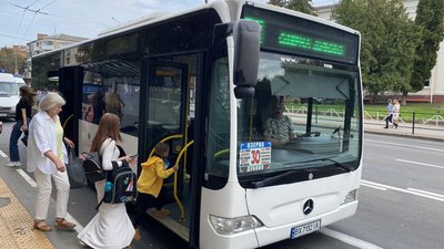 У Хмельницькому на 30 маршрут запустили великогабаритні автобуси