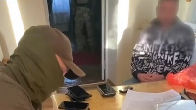 ФСБ заявила про затримання трьох кримчан, яких звинувачують у передачі даних ГУР