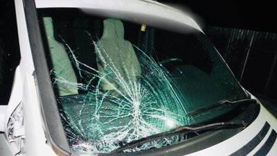 На Івано-Франківщині нетверезий водій автомобілем наїхав на двох пішоходів і втік На Івано-Франківщині нетверезий водій автомобілем наїхав на двох пішоходів і втік