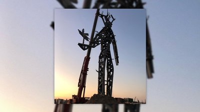 Скульптура на честь жертв вибуху в порту Бейрута викликала неоднозначну реакцію суспільства