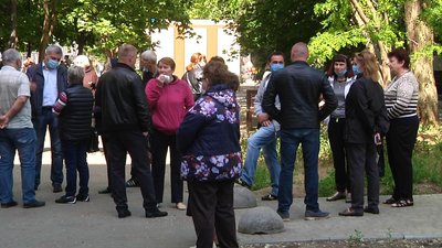 Мешканці спального району Одеси вийшли на мітинг, аби попередити роботу нового МАФу Мешканці спального району Одеси вийшли на мітинг, аби попередити роботу нового МАФу