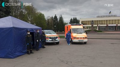 У Зорі на Рівненщині через спалах COVID-19 встановили консультпункти для громадян У Зорі на Рівненщині через спалах COVID-19 встановили консультпункти для громадян