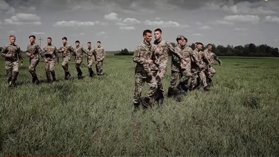 На Тернопільщині випускники школи записали відео шкільного вальсу На Тернопільщині випускники школи записали відео шкільного вальсу