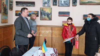 Під час акції “Подаруй дитині свято” 30 сімей Тернопільщини отримали подарунки Під час акції “Подаруй дитині свято” 30 сімей Тернопільщини отримали подарунки