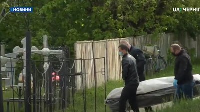 Сьогодні в Журавці поховали жінку, яка хворіла на коронавірус Сьогодні в Журавці поховали жінку, яка хворіла на коронавірус