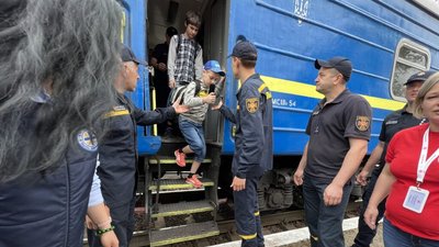 На Житомирщину прибув тринадцятий потяг із переселенцями На Житомирщину прибув тринадцятий потяг із переселенцями