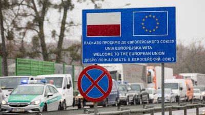 Поляки останнім часом менш охоче допомогають українцям — дослідження
