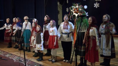 "Різдвяні піснеспіви": у Луцьку колядували й щедрували 50 колективів громади "Різдвяні піснеспіви": у Луцьку колядували й щедрували 50 колективів громади