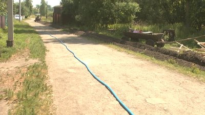 Загальна протяжність водогону у Плесні - три кілометри. Фото: Суспільне Поділля. Загальна протяжність водогону у Плесні - три кілометри. Фото: Суспільне Поділля.