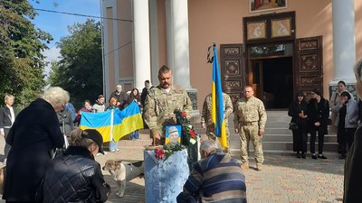 В Одеській області прощались з морпіхом, який загинув в боях на Херсонщині