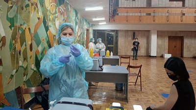 Центр масової вакцинації в Ужгороді працюватиме щосуботи та неділі з 9 до 17 години Центр масової вакцинації в Ужгороді працюватиме щосуботи та неділі з 9 до 17 години