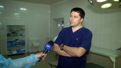 У Романівській лікарні на Житомирщині почав працювати лікар-хірург із Маріуполя У Романівській лікарні на Житомирщині почав працювати лікар-хірург із Маріуполя