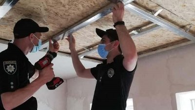 У Херсоні для дітей, від яких відмовилась мати, відновлюють будинок після пожежі