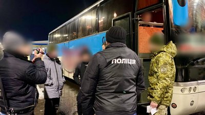 На Одещині затримали водія автобуса, який незаконно вивозив чоловіків до Молдови — поліція