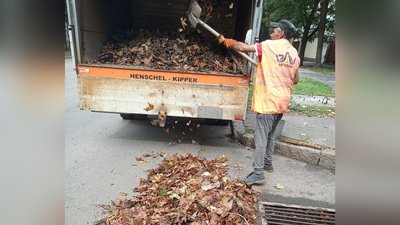 У Миколаєві тривають роботи з очищення дощової каналізації