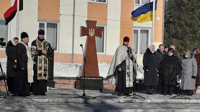 У Рівному вшанували Героїв Небесної Сотні. Як це було У Рівному вшанували Героїв Небесної Сотні. Як це було