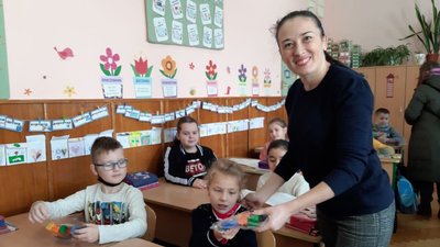 Школи Тернопільщини отримали ігрові набори LEGO Школи Тернопільщини отримали ігрові набори LEGO