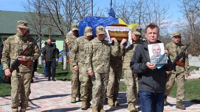 Був добровольцем: на Черкащині поховали військового Був добровольцем: на Черкащині поховали військового