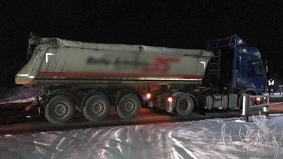 "Довго їхав, перевтомився": на Рівненщині зіткнулись мікроавтобус та вантажівка – поліція "Довго їхав, перевтомився": на Рівненщині зіткнулись мікроавтобус та вантажівка – поліція