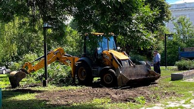 У Сумах почали ремонтувати Театральну площу У Сумах почали ремонтувати Театральну площу