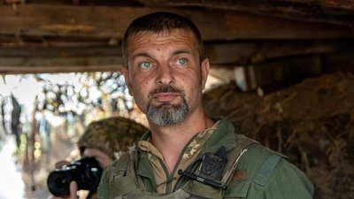 Морпіх миколаївської бригади Діанов передав частину зібраних для нього грошей дітям загиблих захисників "Азовсталі"