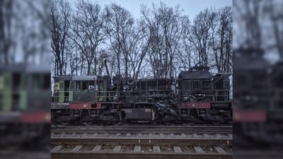 Атака на залізницю: дрон РФ влучив в тепловоз, є поранені