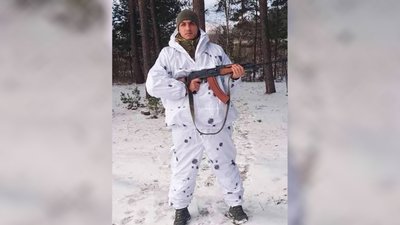 На Чернігівщині попрощалися з трьома бійцями, які загинули під час бойових дій на Донеччині та Луганщині На Чернігівщині попрощалися з трьома бійцями, які загинули під час бойових дій на Донеччині та Луганщині