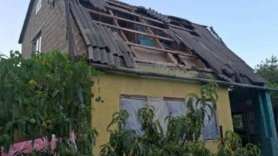 Окупанти атакували дронами Блакитне та Розумівку: поранена жінка, виникла пожежа Окупанти атакували дронами Блакитне та Розумівку: поранена жінка, виникла пожежа