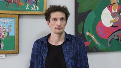 "Співзвучні з сучасністю": сумський художник Михайло Грудій представив виставку декоративних живописних робіт