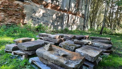 На Львівщині відновлюють єврейські надгробки На Львівщині відновлюють єврейські надгробки