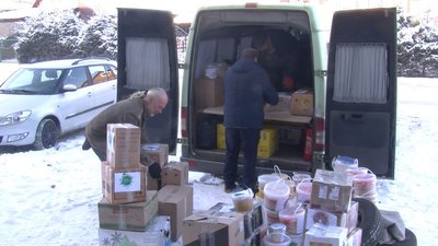 Готували два дні: із Луцька на схід відправили 20 відер олів’є та 43 відра вареників Готували два дні: із Луцька на схід відправили 20 відер олів’є та 43 відра вареників