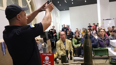 У Львові вимушених переселенців навчають протимінної безпеки
